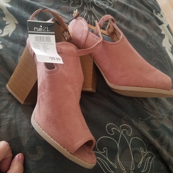 Shoes - Picture 2 of 3